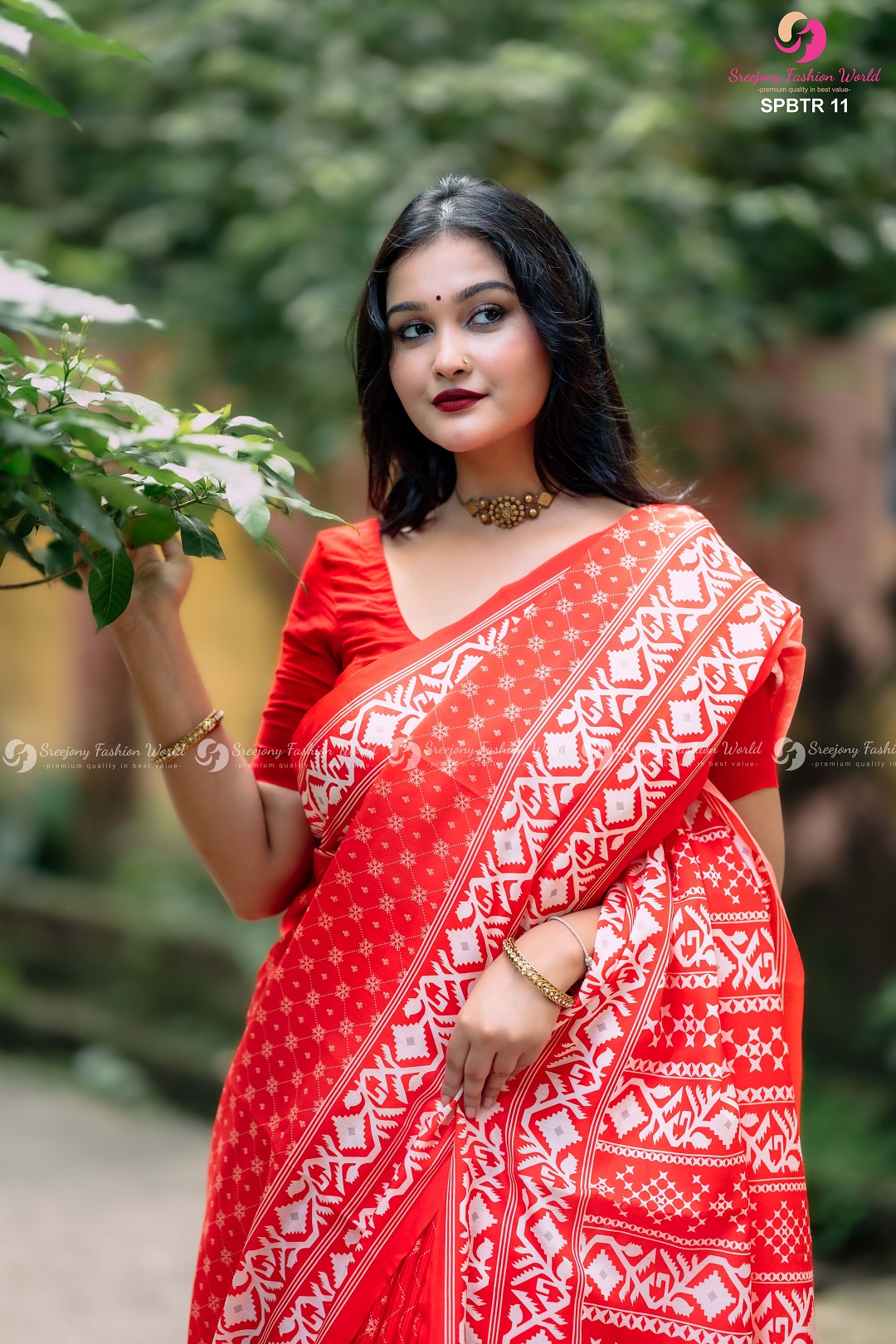 Glossy Silk Saree - Image 2