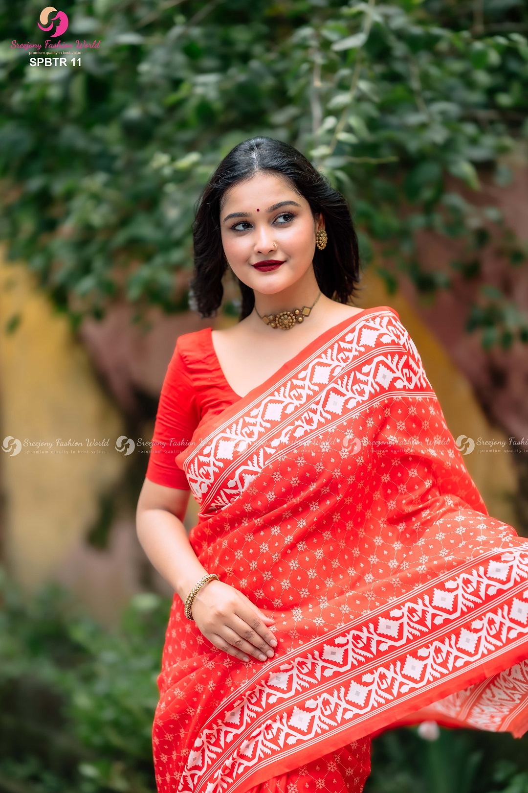 Glossy Silk Saree - Image 4