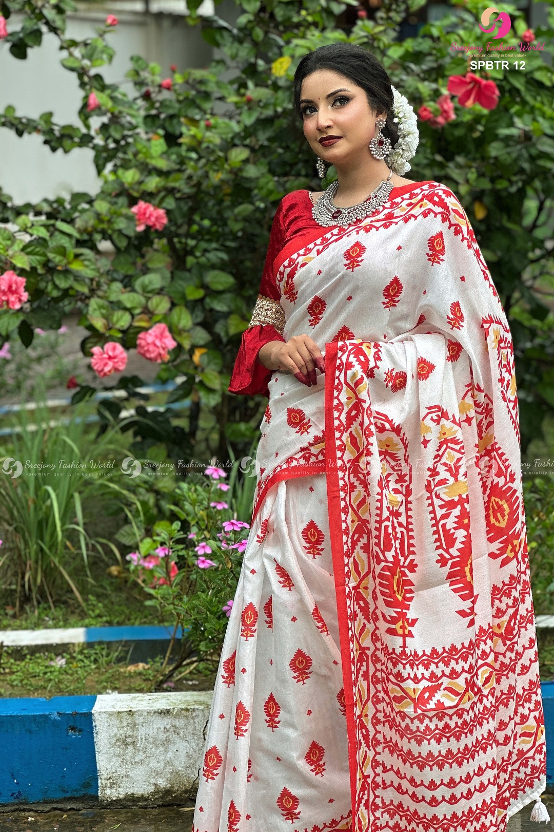 Glossy Silk Saree - Image 3