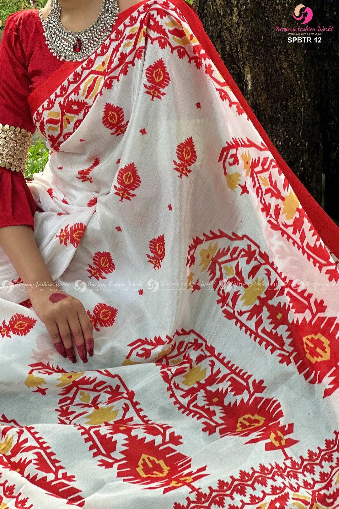 Glossy Silk Saree - Image 4