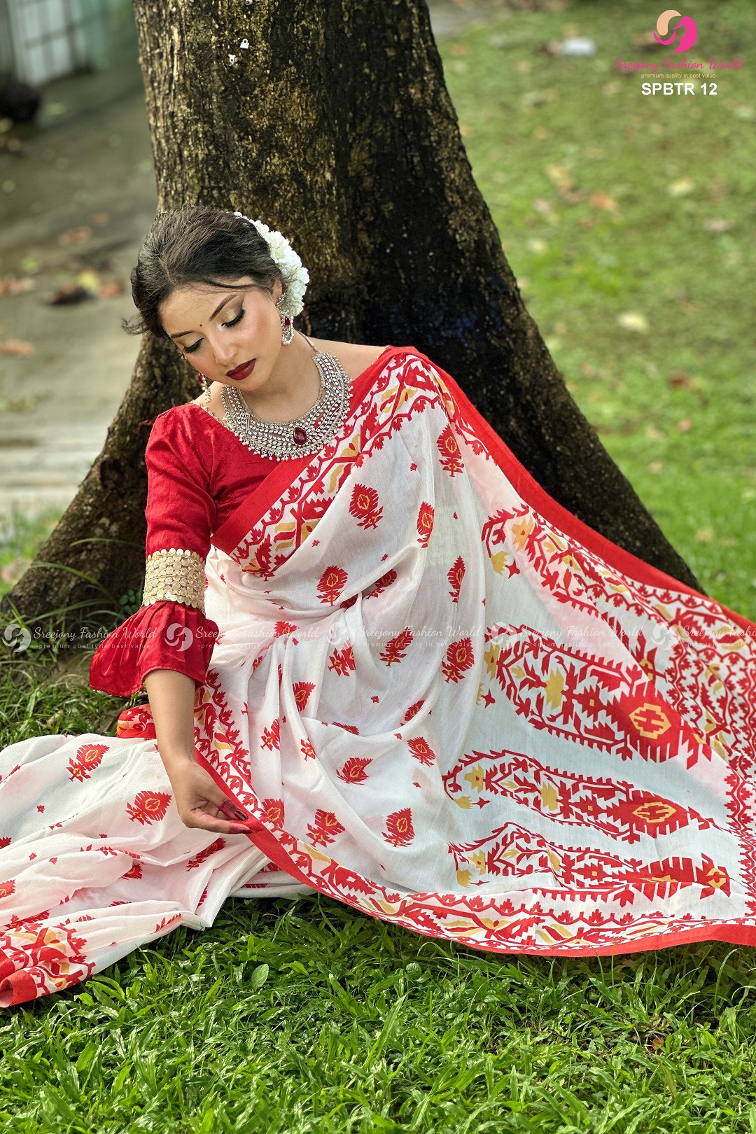 Glossy Silk Saree - Image 2